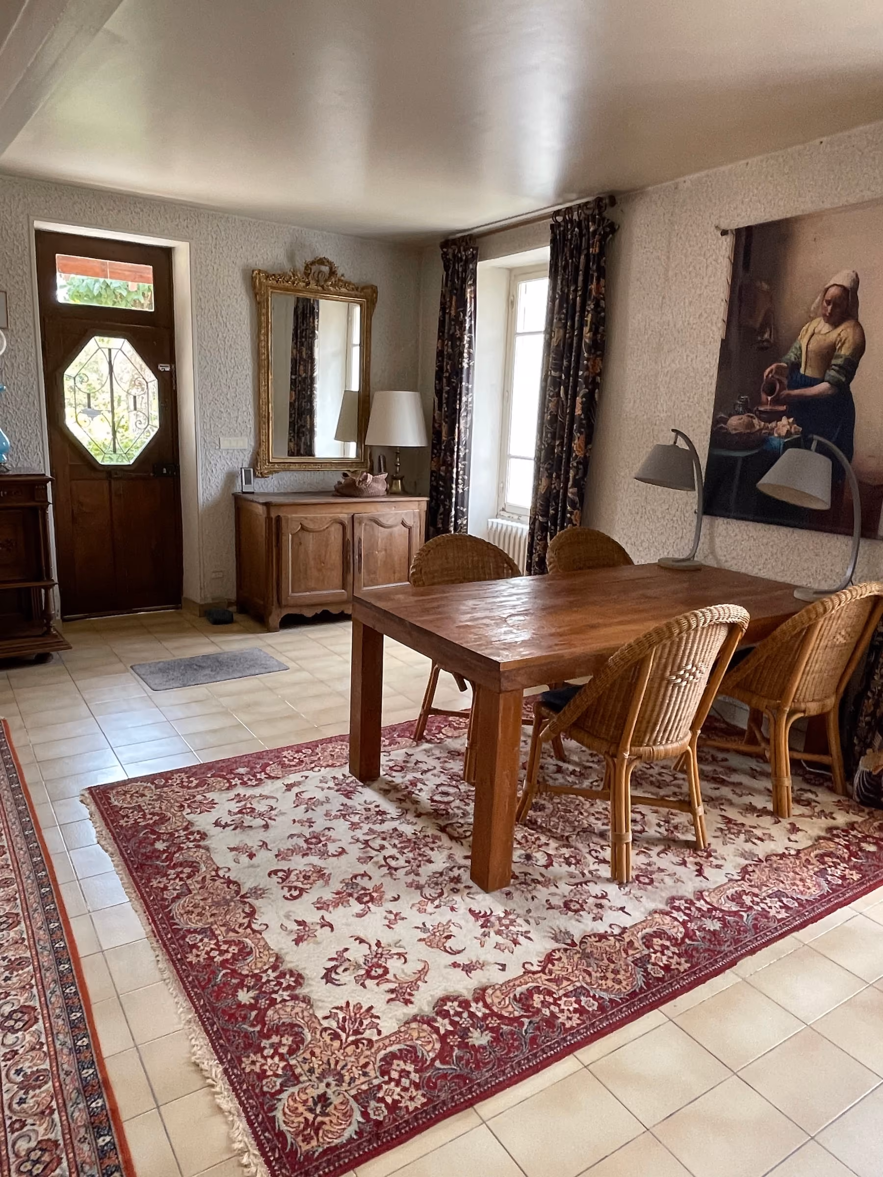 Woonkamer met eettafel